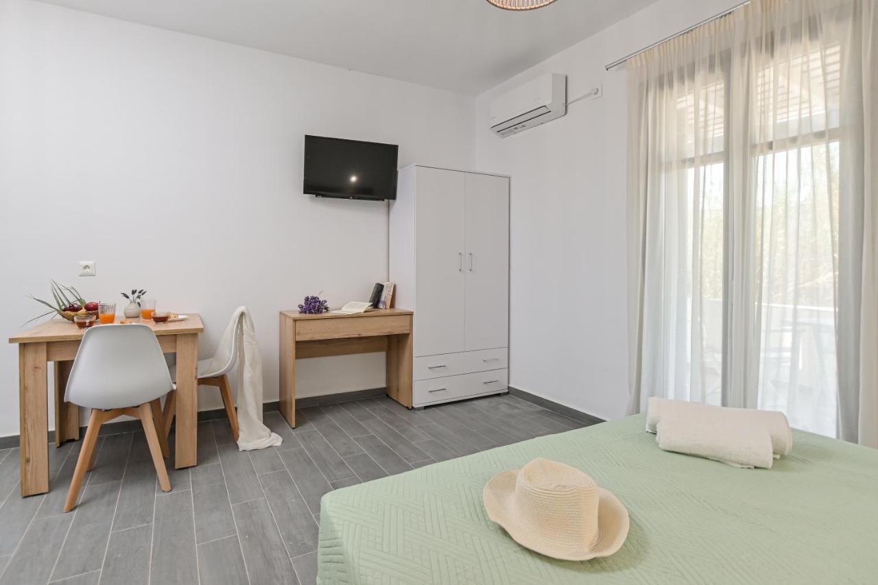 Vive Mare Plaka II Aparthotel Екстериор снимка